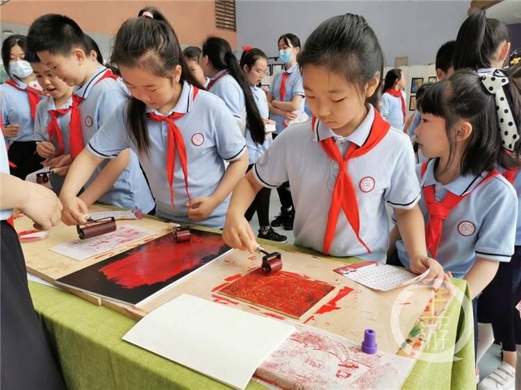 沿滩区开展关爱青少年暖冬行动
